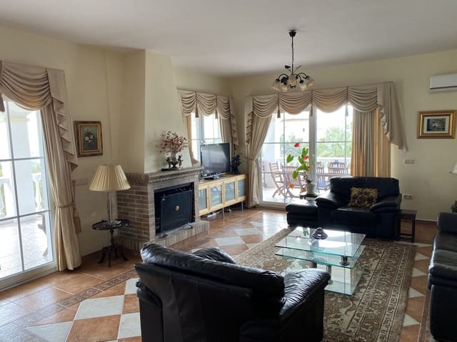 4 bedroom Villa for sale in Valtocado, Mijas with pool - € 1,300,000 (Ref: 9182934)