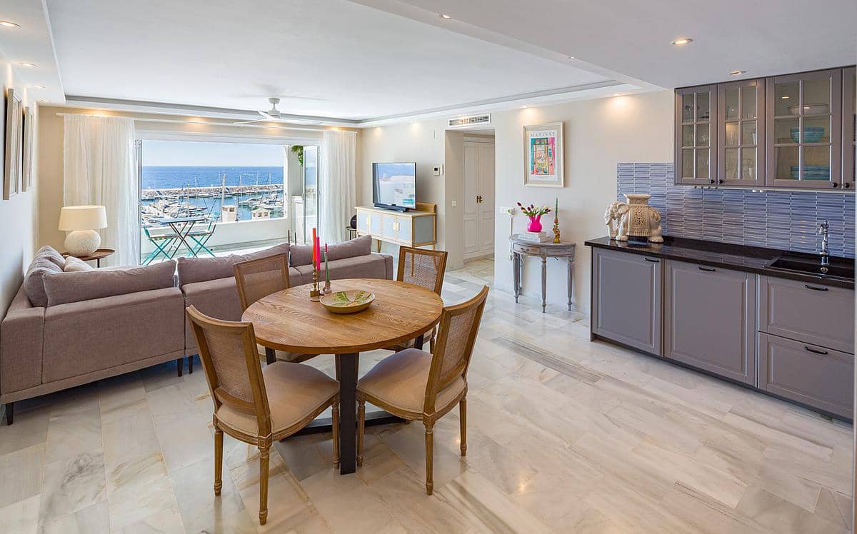 2 slaapkamer Appartement te koop in Puerto Banus - € 860.000 (Ref: 9182939)