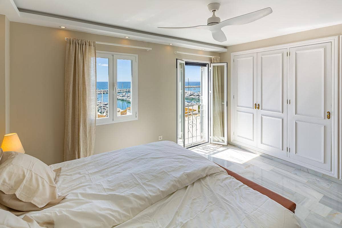 2 slaapkamer Appartement te koop in Puerto Banus - € 860.000 (Ref: 9182939)