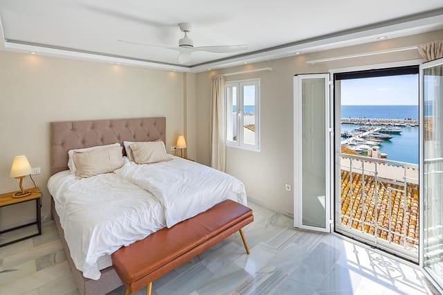 2 slaapkamer Appartement te koop in Puerto Banus, Marbella - € 860.000 (Ref: 9182939)