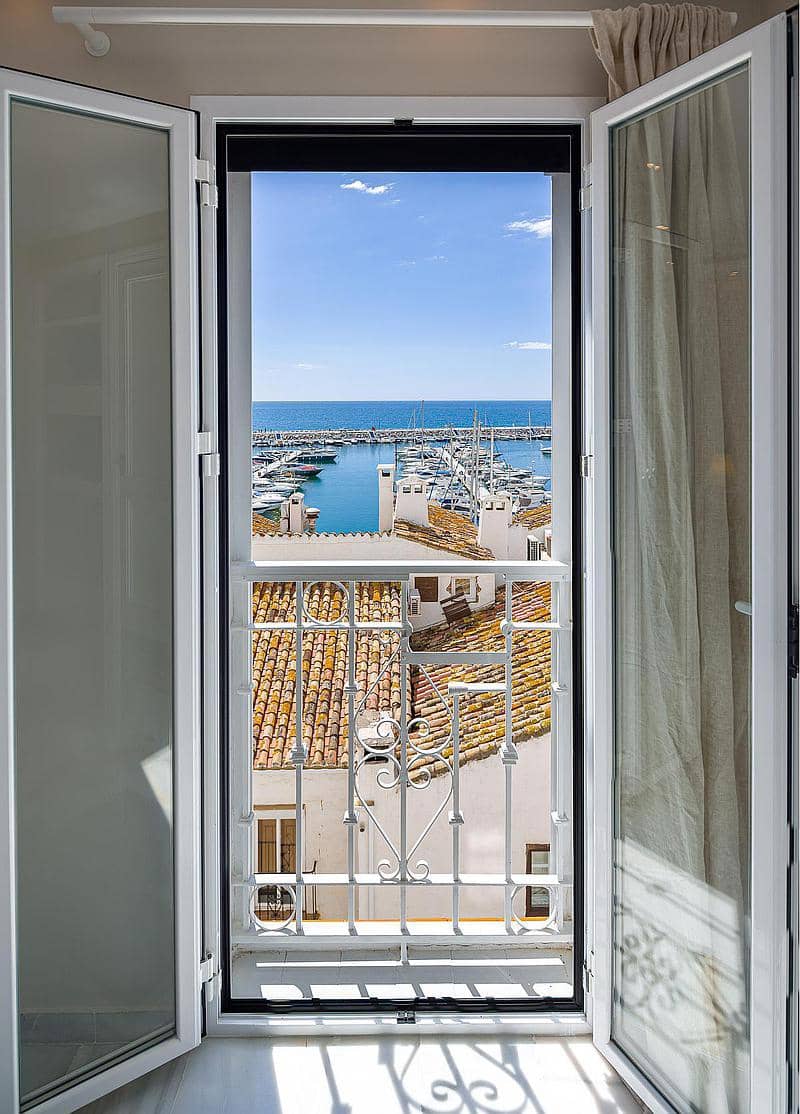 2 slaapkamer Appartement te koop in Puerto Banus - € 860.000 (Ref: 9182939)