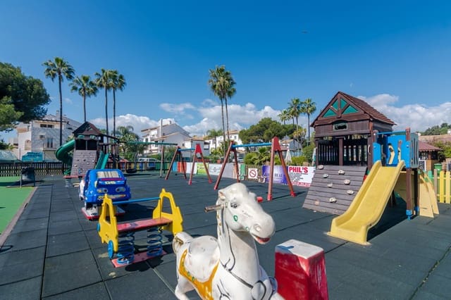 Kommersiell til salgs i El Paraiso, Estepona - € 1 000 000 (Ref: 9182971)