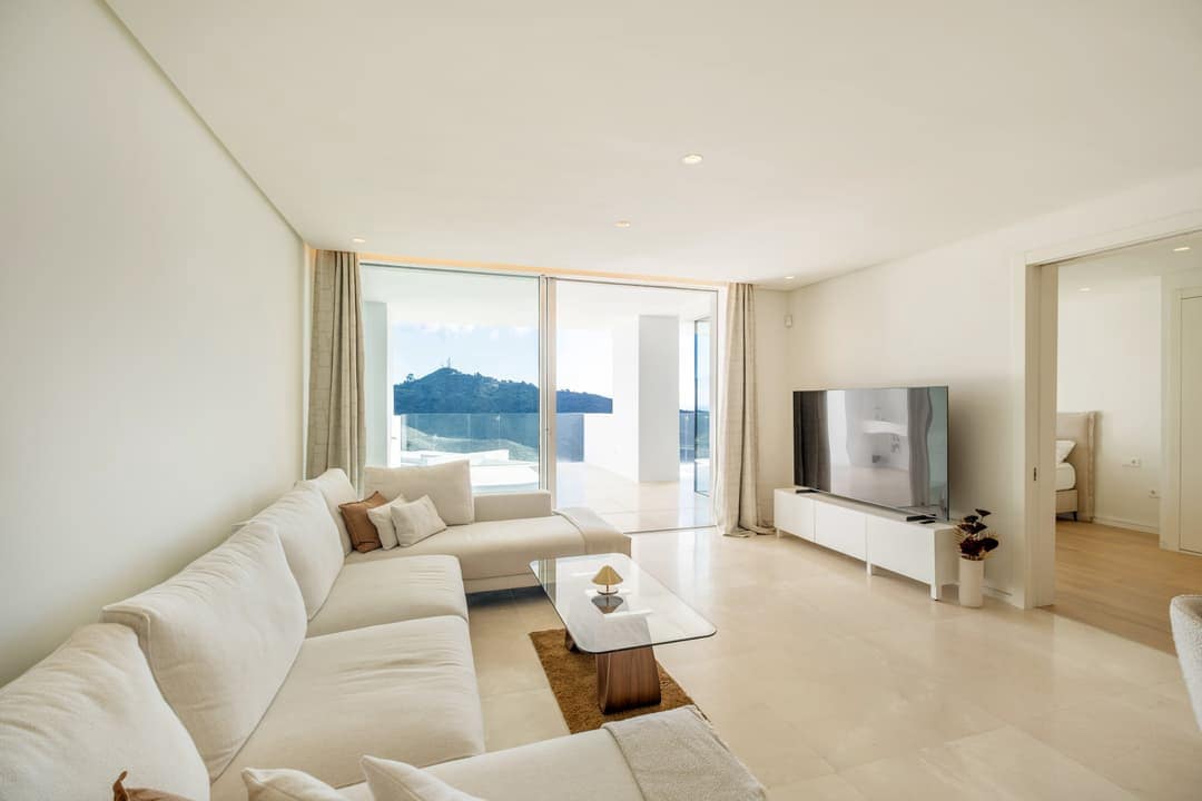 2 slaapkamer Appartement te koop in Ojen met zwembad - € 760.000 (Ref: 9182975)