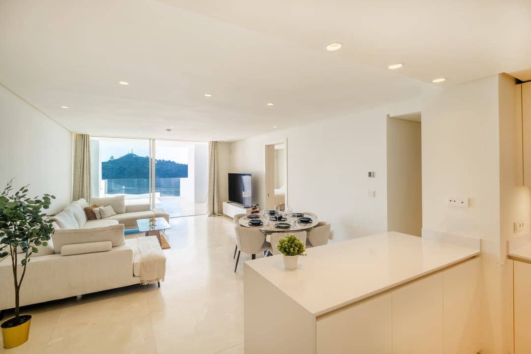 2 slaapkamer Appartement te koop in Ojen met zwembad - € 760.000 (Ref: 9182975)