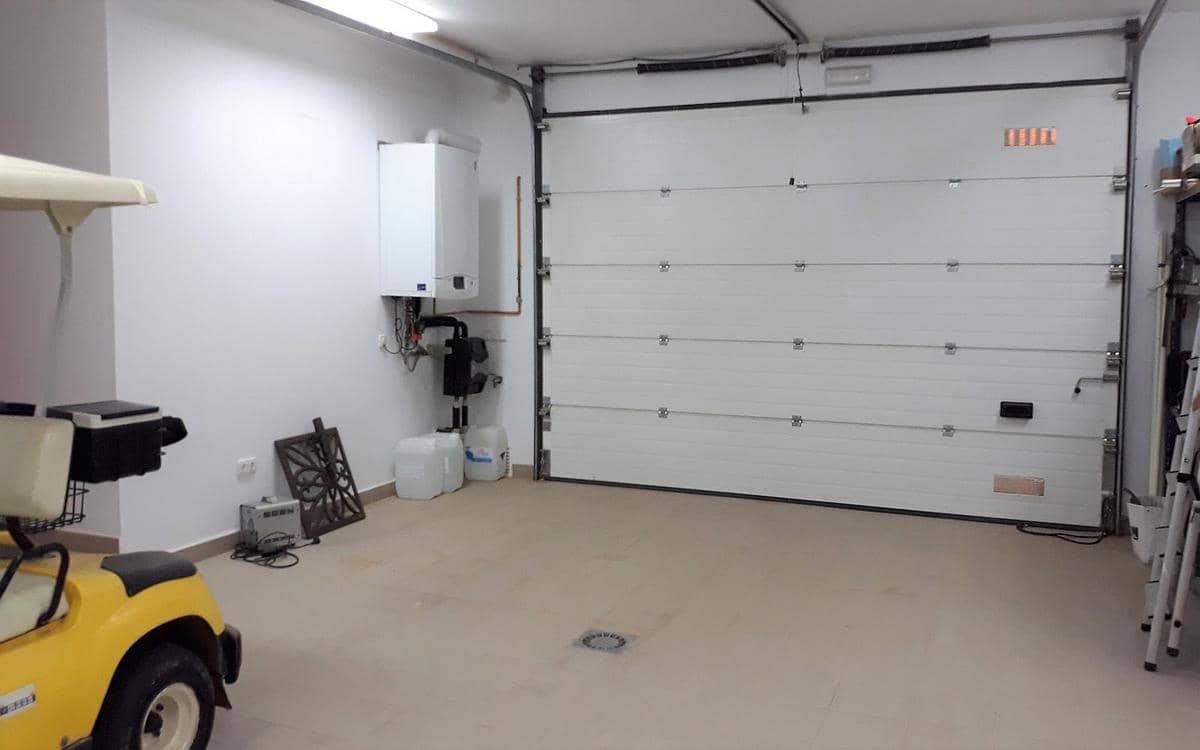 6 quarto Moradia para venda em Cadis cidade com garagem - 770 000 € (Ref: 9182990)