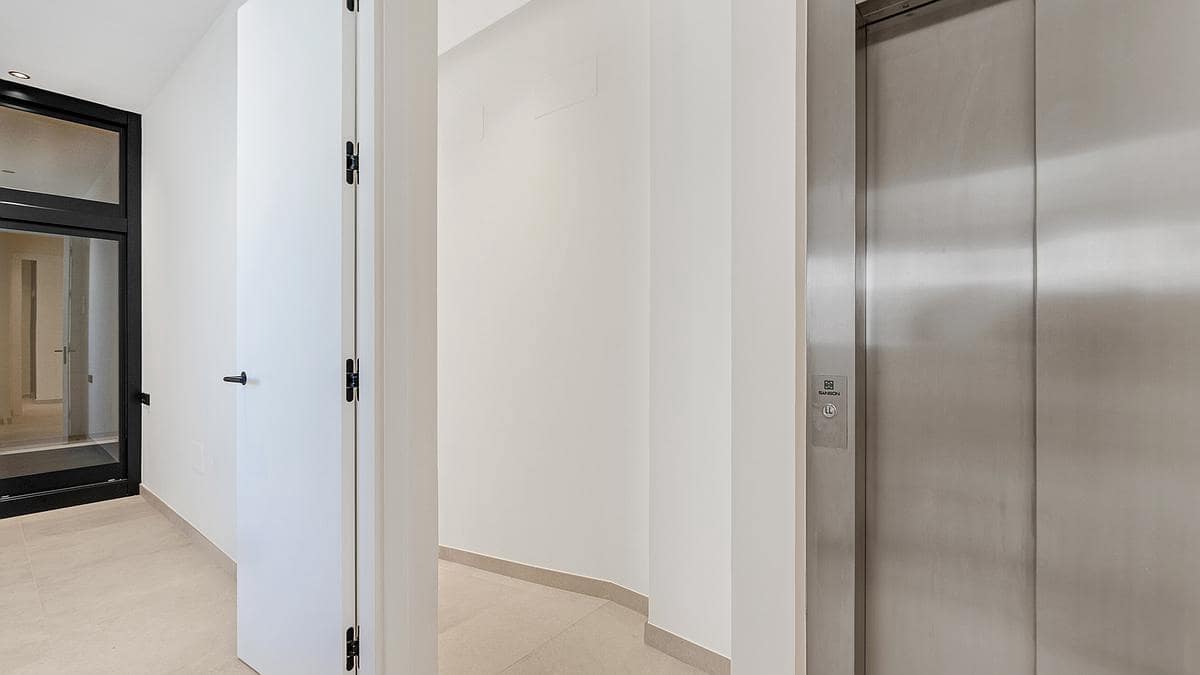 5 slaapkamer Villa te koop in Marbella - € 2.495.000 (Ref: 9183020)