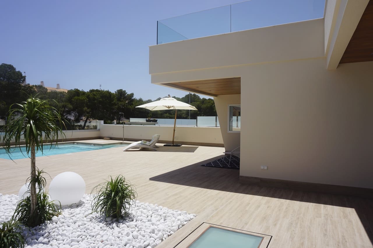 4 bedroom Villa for sale in Campoamor with pool - € 1,580,000 (Ref: 9183030)