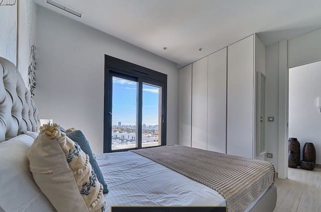 Chalet de 3 habitaciones en Finestrat en venta con piscina - 585.000 € (Ref: 9183052)