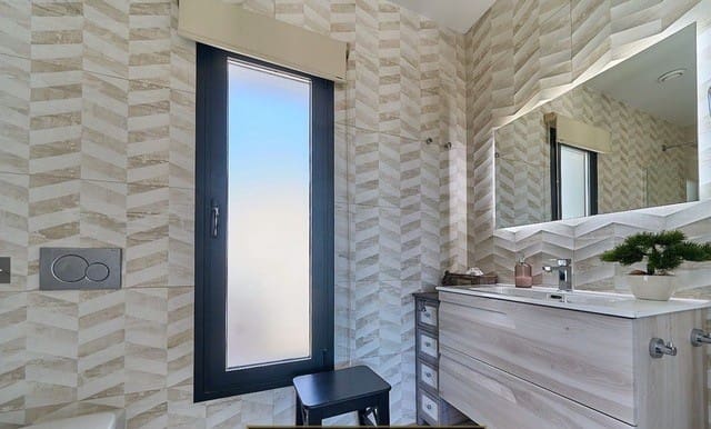 Chalet de 3 habitaciones en Finestrat en venta con piscina - 585.000 € (Ref: 9183052)