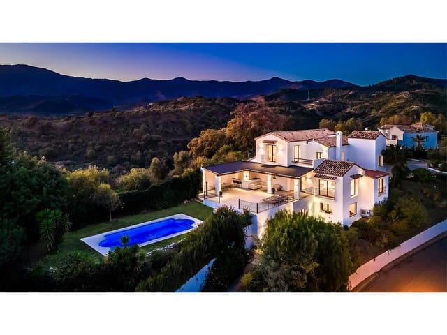 5 sypialnia Willa na sprzedaż w Zona Calvario, Estepona - 2 495 000 € (Ref: 9183055)