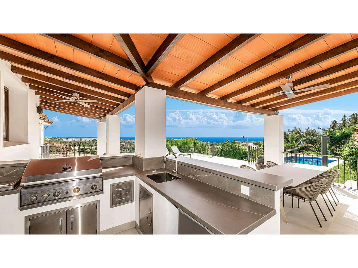 5 soveværelse Villa til salg i Estepona - € 2.495.000 (Ref: 9183055)