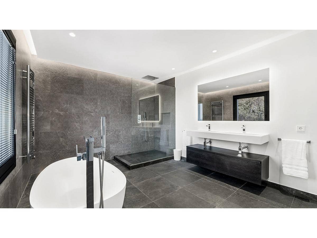 5 soveværelse Villa til salg i Estepona - € 2.495.000 (Ref: 9183055)