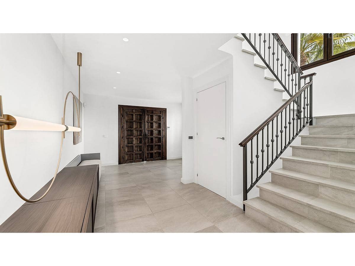 5 soveværelse Villa til salg i Estepona - € 2.495.000 (Ref: 9183055)