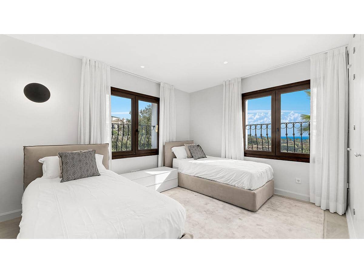 5 soveværelse Villa til salg i Estepona - € 2.495.000 (Ref: 9183055)