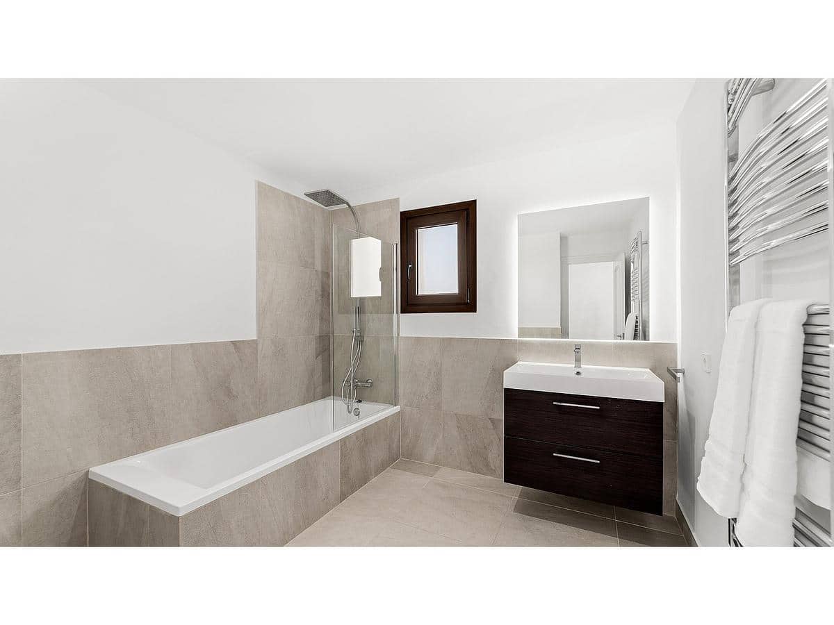 5 soveværelse Villa til salg i Estepona - € 2.495.000 (Ref: 9183055)