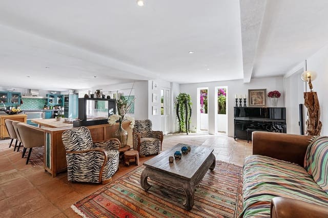 Chalet de 7 habitaciones en Benahavís pueblo, Benahavís en venta con piscina - 2.750.000 € (Ref: 9183056)