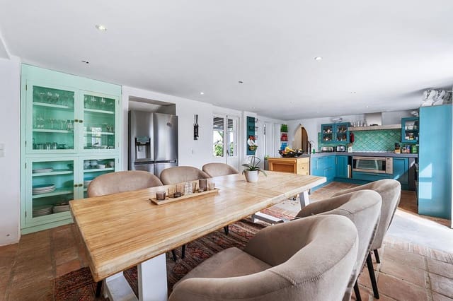 Chalet de 7 habitaciones en Benahavís pueblo, Benahavís en venta con piscina - 2.750.000 € (Ref: 9183056)