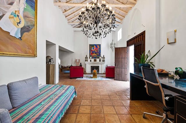 Chalet de 7 habitaciones en Benahavís pueblo, Benahavís en venta con piscina - 2.750.000 € (Ref: 9183056)