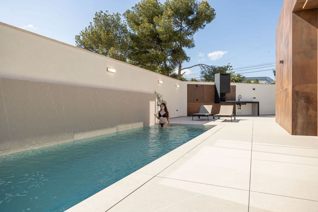 4 bedroom Villa for sale in Benidorm with pool garage - € 2,800,000 (Ref: 9183071)