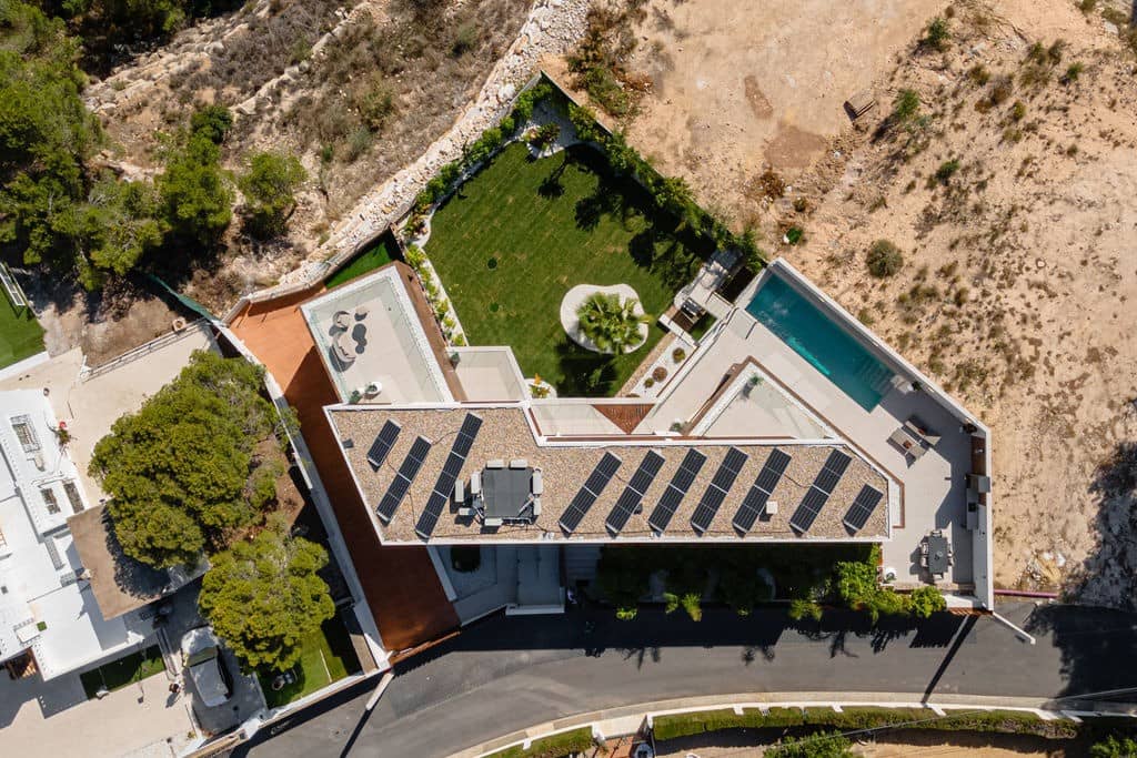 4 bedroom Villa for sale in Benidorm with pool garage - € 2,800,000 (Ref: 9183071)