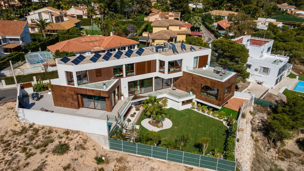 4 bedroom Villa for sale in Benidorm with pool garage - € 2,800,000 (Ref: 9183071)