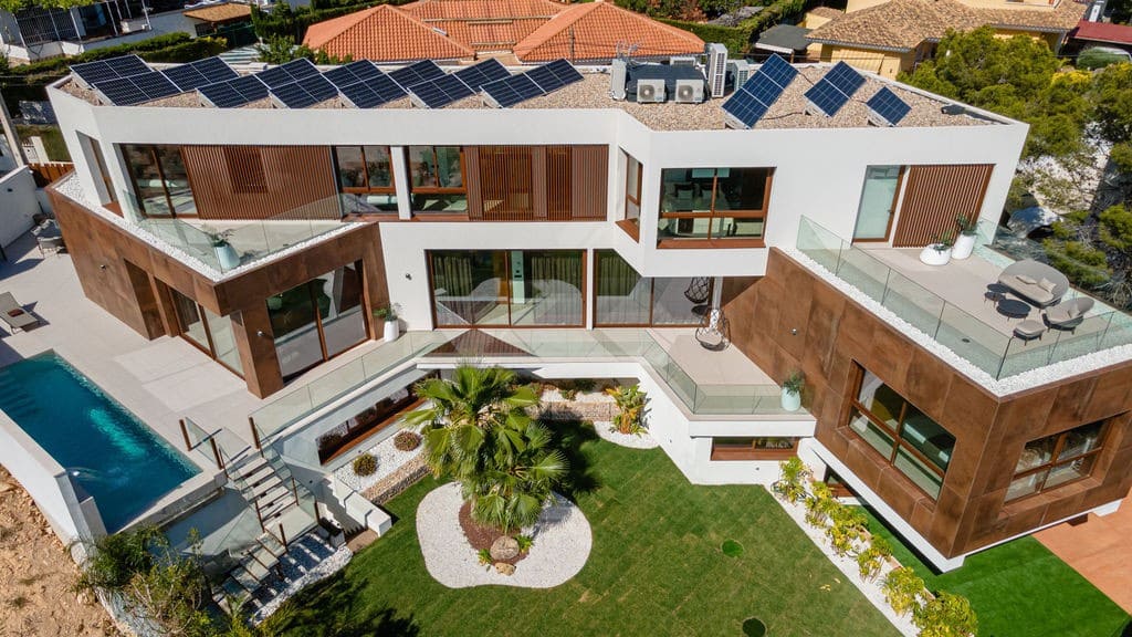 4 bedroom Villa for sale in Benidorm with pool garage - € 2,800,000 (Ref: 9183071)