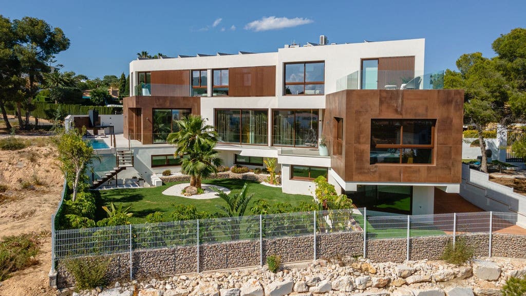 4 bedroom Villa for sale in Benidorm with pool garage - € 2,800,000 (Ref: 9183071)