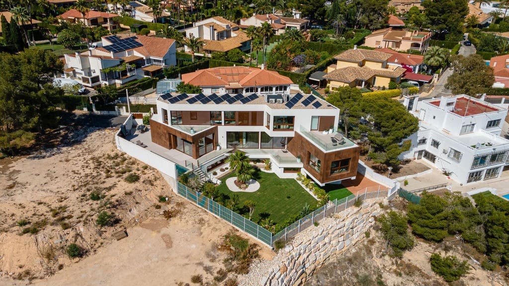 4 bedroom Villa for sale in Benidorm with pool garage - € 2,800,000 (Ref: 9183071)