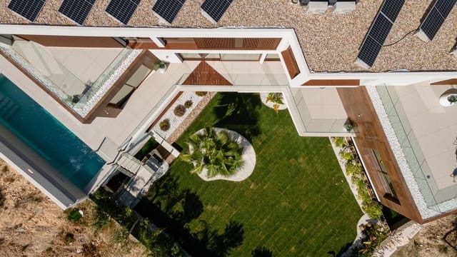 Chalet de 4 habitaciones en Levante Alto, Benidorm en venta con piscina garaje - 2.800.000 € (Ref: 9183071)