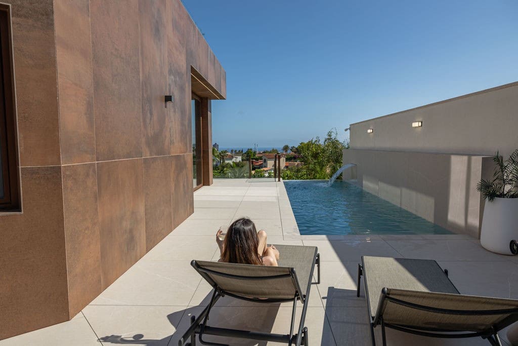 4 bedroom Villa for sale in Benidorm with pool garage - € 2,800,000 (Ref: 9183071)