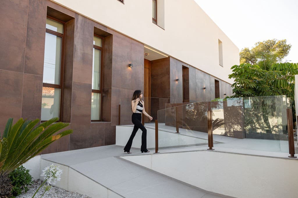 4 bedroom Villa for sale in Benidorm with pool garage - € 2,800,000 (Ref: 9183071)