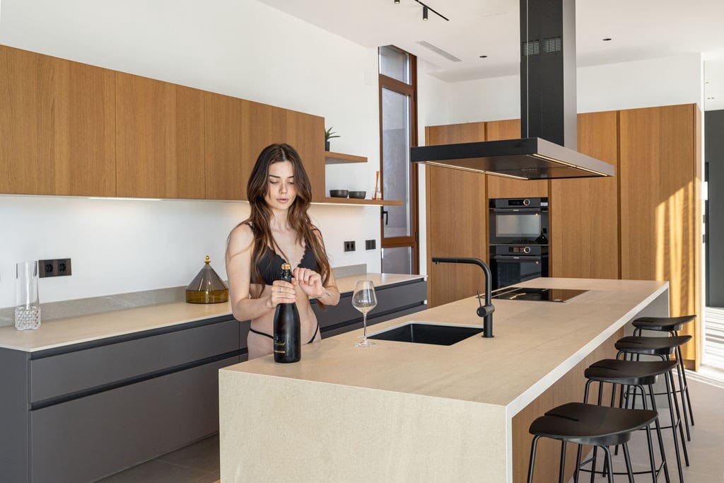 4 bedroom Villa for sale in Benidorm with pool garage - € 2,800,000 (Ref: 9183071)