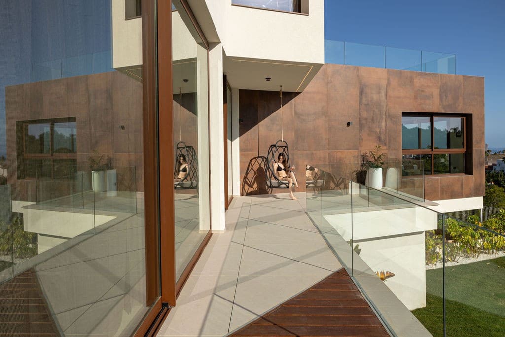 4 bedroom Villa for sale in Benidorm with pool garage - € 2,800,000 (Ref: 9183071)