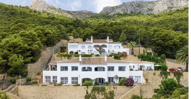 5 soveværelse Villa til salg i Pueblo, Calpe / Calp - € 795.000 (Ref: 9183100)