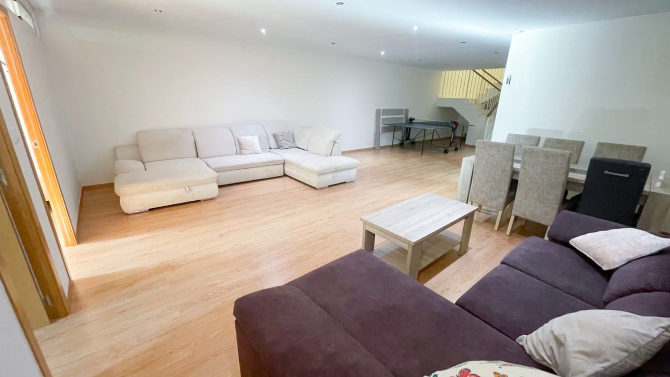 Chalet de 4 habitaciones en La Nucia en venta con piscina garaje - 1.260.000 € (Ref: 9183118)