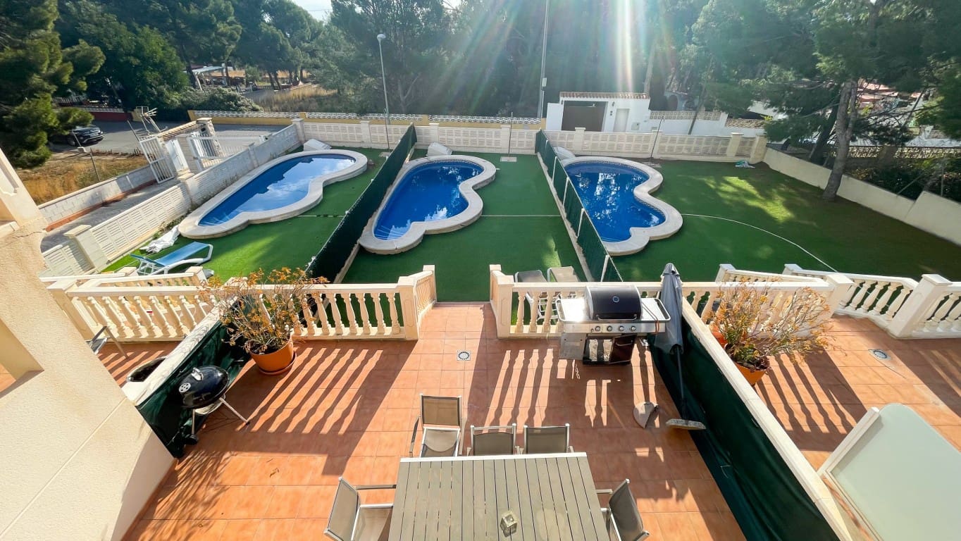 Chalet de 4 habitaciones en La Nucia en venta con piscina garaje - 1.260.000 € (Ref: 9183118)