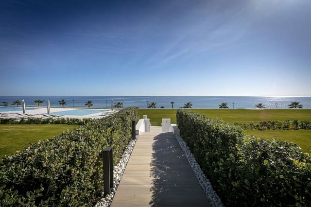 Apartamento de 4 habitaciones en El Velerín, Estepona en venta con piscina garaje - 3.650.000 € (Ref: 9183130)