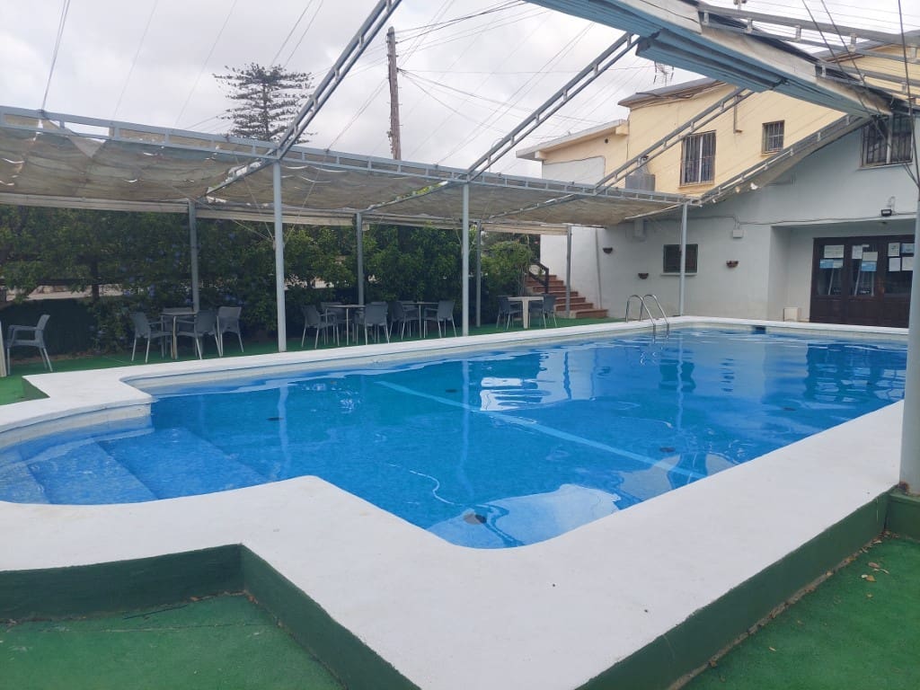 Biznes na sprzedaż w Benidorm z basenem - 1 400 000 € (Ref: 9183172)