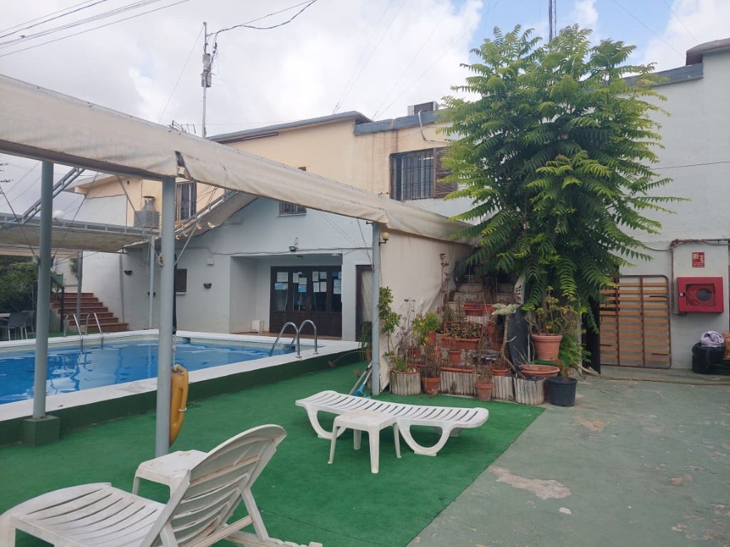 Biznes na sprzedaż w Benidorm z basenem - 1 400 000 € (Ref: 9183172)