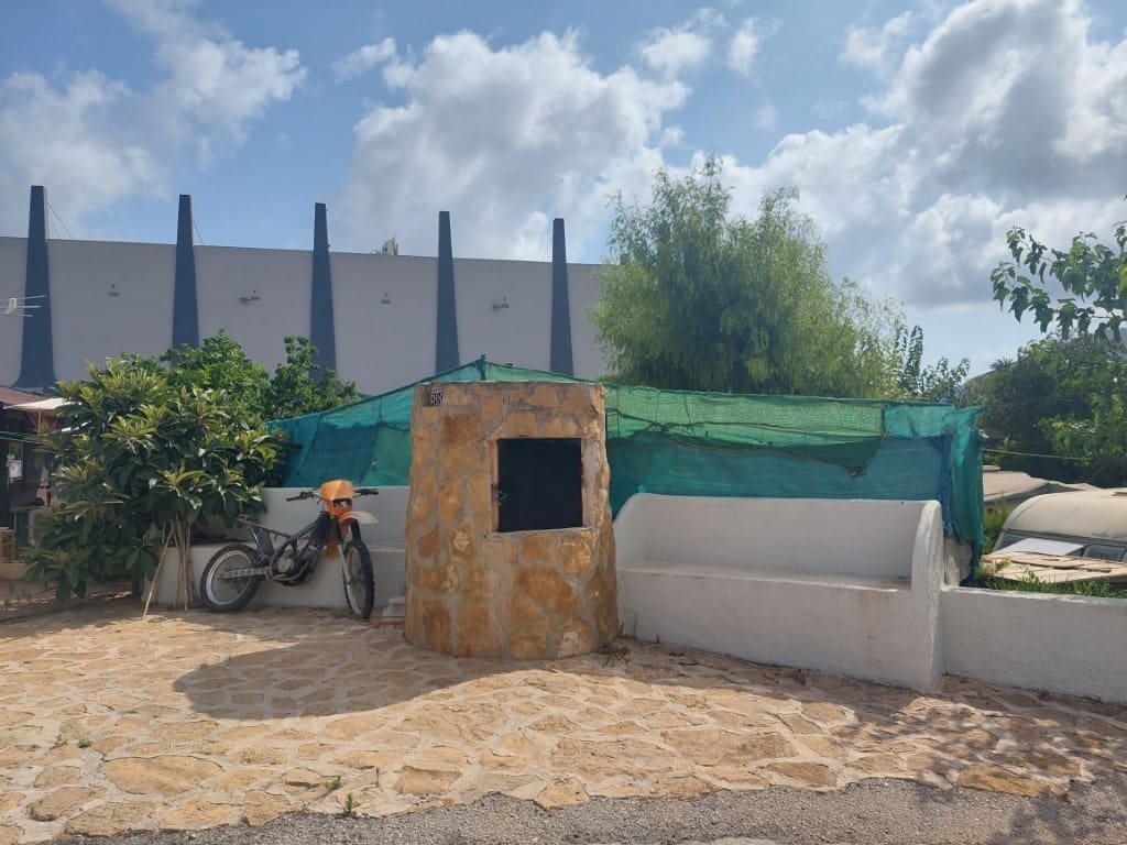 Biznes na sprzedaż w Benidorm z basenem - 1 400 000 € (Ref: 9183172)