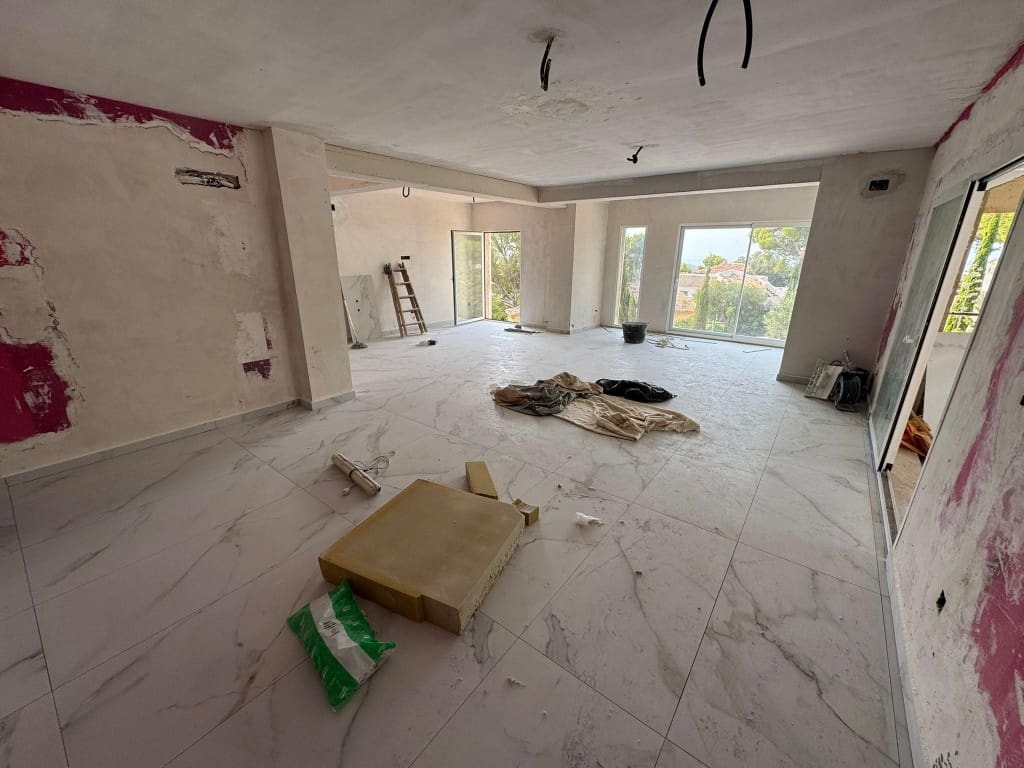 4 bedroom Villa for sale in Altea with garage - € 835,000 (Ref: 9188843)