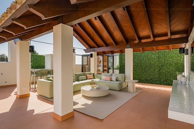 3 chambre Penthouse à vendre à Zona Calvario, Estepona avec piscine - 2 995 000 € (Ref: 9208980)