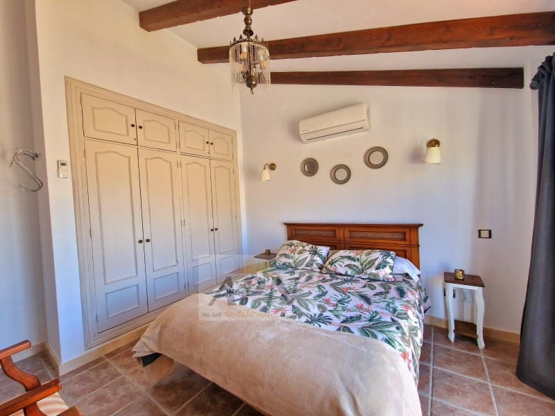 4 sypialnia Finka/Dom wiejski na sprzedaż w Carratraca z basenem - 650 000 € (Ref: 9211099)