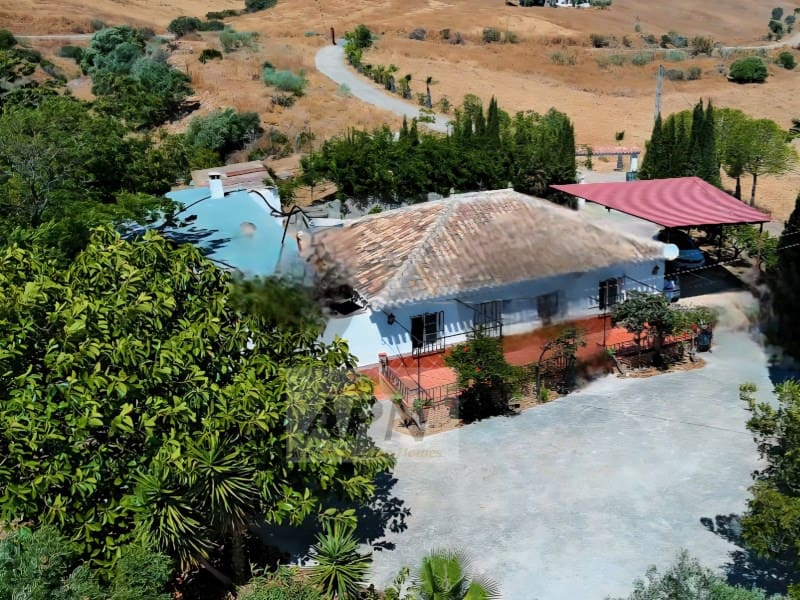 4 makuuhuone Maalaistalo myytävänä paikassa Alora mukana uima-altaan - 580 000 € (Ref: 9211100)