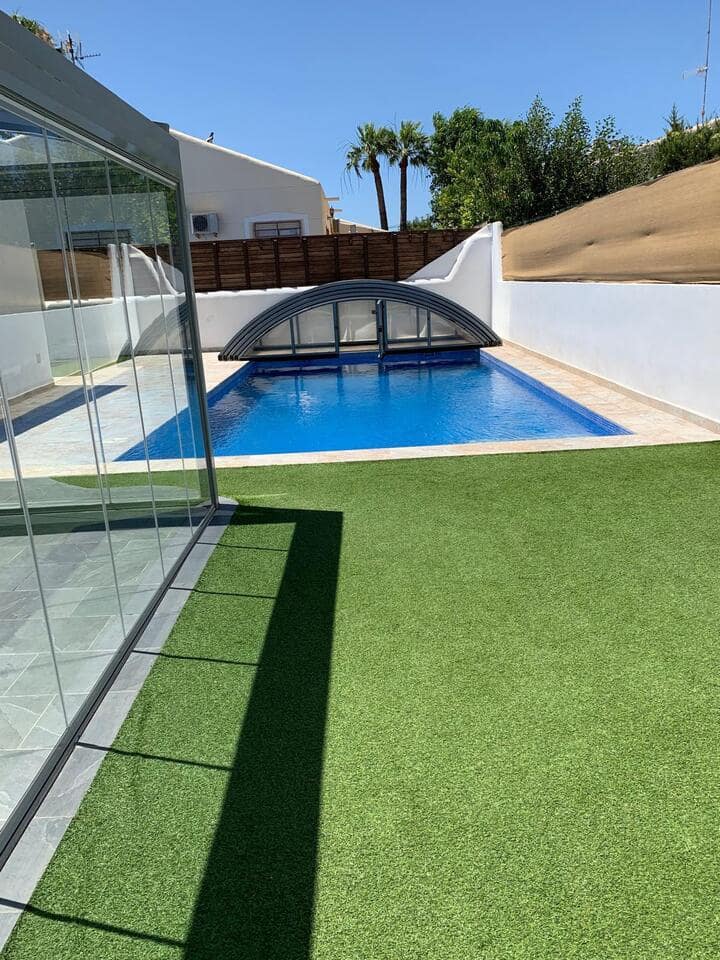 Chalet de 5 habitaciones en Santiago de la Ribera en venta con piscina - 565.000 € (Ref: 9230214)
