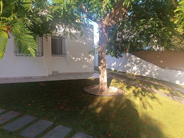 Chalet de 5 habitaciones en Santiago de la Ribera, San Javier en venta con piscina - 565.000 € (Ref: 9230214)