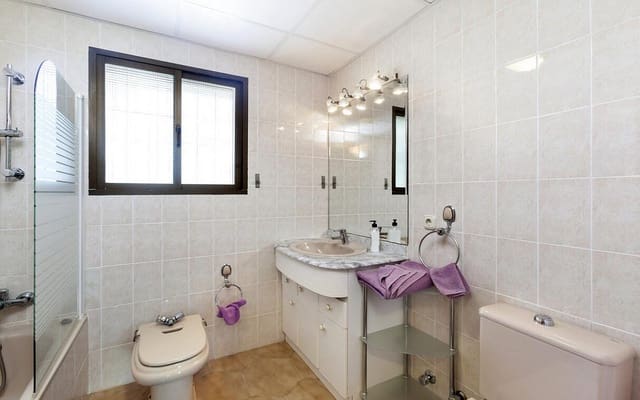 6 slaapkamer Villa te koop in Los Naranjos, Marbella met zwembad - € 2.525.000 (Ref: 9235840)