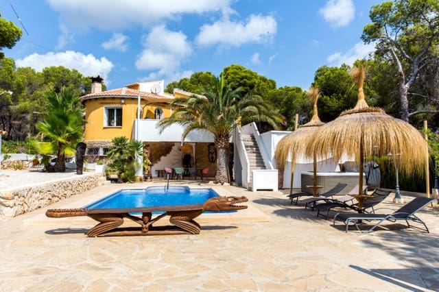 4 soveværelse Villa til salg i Benissa med swimmingpool garage - € 895.000 (Ref: 9235843)