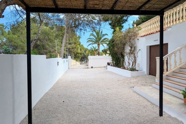 4 quarto Moradia para venda em Moraira com piscina garagem - 595 000 € (Ref: 9252534)