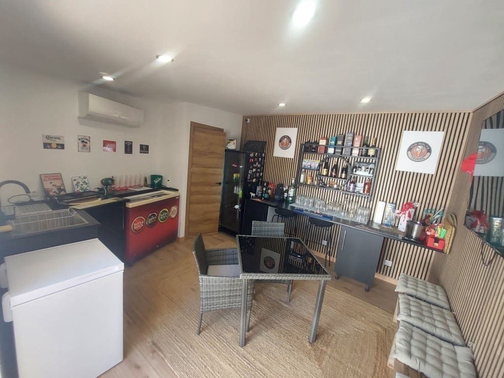 3 sypialnia Willa na sprzedaż w Benidorm z basenem garażem - 525 000 € (Ref: 9256306)